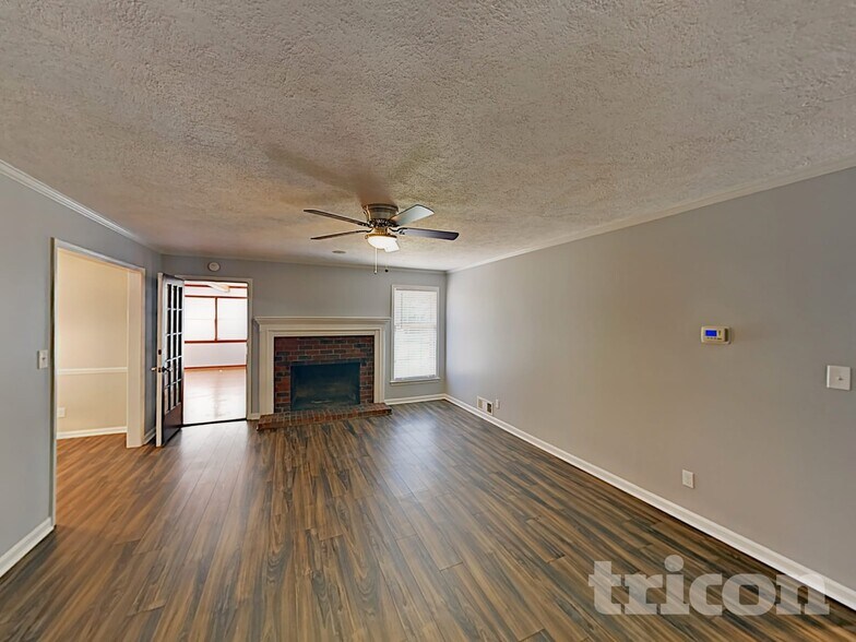 Building Photo - 33 Eva Ln