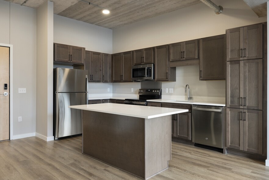 Apartment Kitchen - Balsam on Broadway