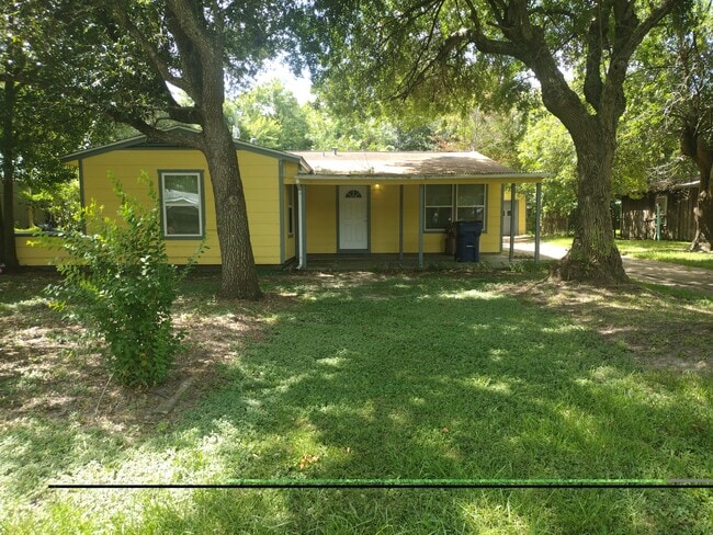 Building Photo - 1013 17th Ave N