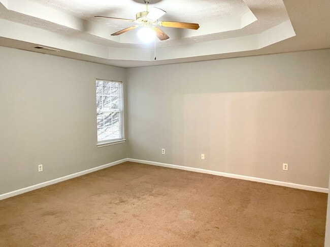 Building Photo - Welcome to this cozy and conveniently located 3-bedroom, 2.5-bathroom home in McDonough, GA.