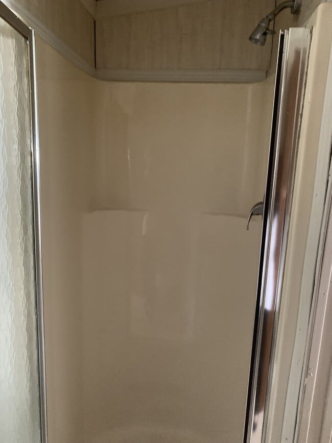 Building Photo - 122 Zackary St