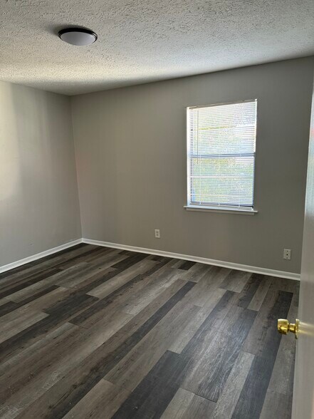 Building Photo - 4431 W 19th St