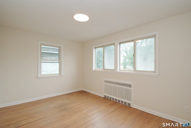 Building Photo - 306 Courtland Ave