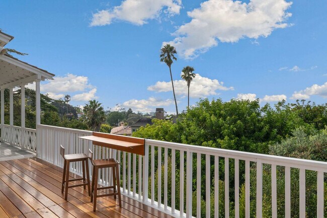 Building Photo - 1850 Castellana Rd