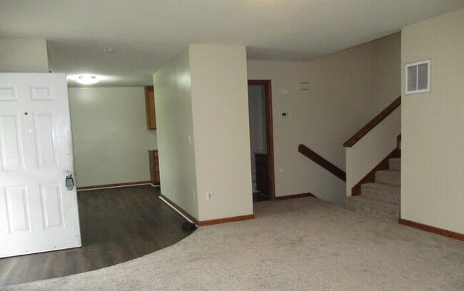 Building Photo - 138 Chestnut Dr SW