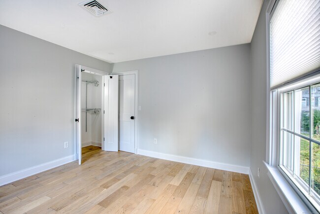 Building Photo - 66 Ute Pl