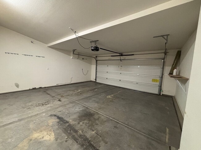 Building Photo - HOME FOR RENT IN SUN RIVER
