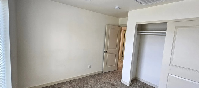 Building Photo - Beautiful New Construction Duplex