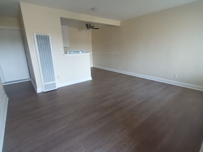 Building Photo - Welcome to SkyView Villa & Somerset Apartm...