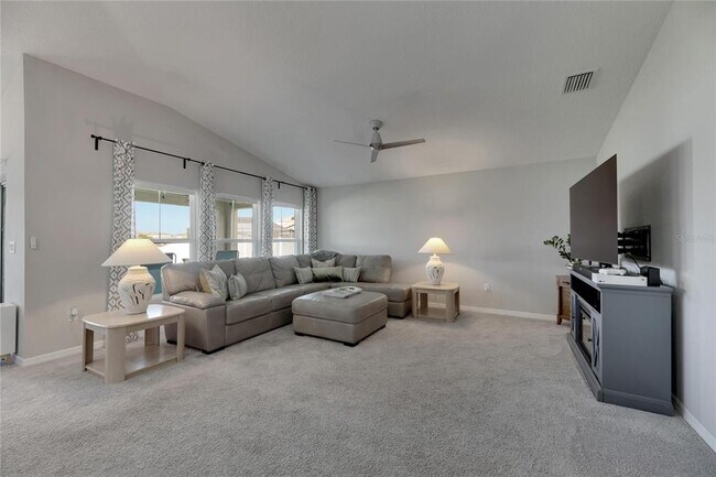 Building Photo - 12696 Tannencrest Dr