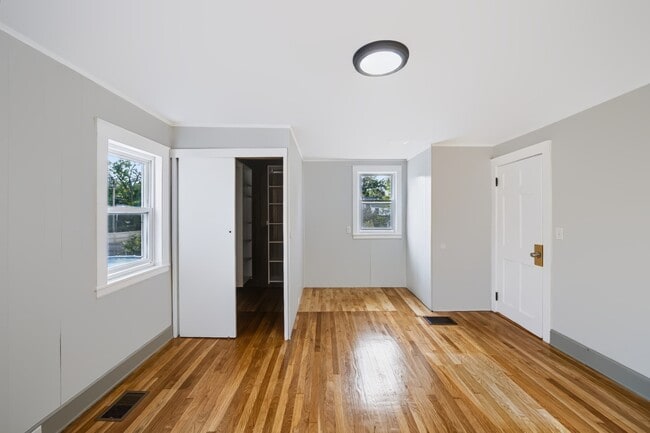 Building Photo - 22 Ruggles St