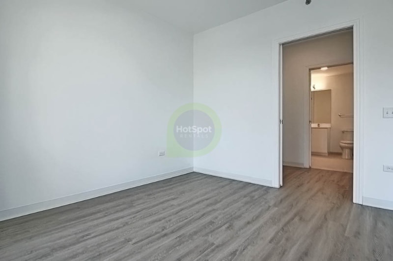 Building Photo - 333 S Halsted St