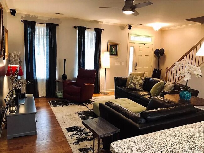 Building Photo - Rooms for rent in Belmont