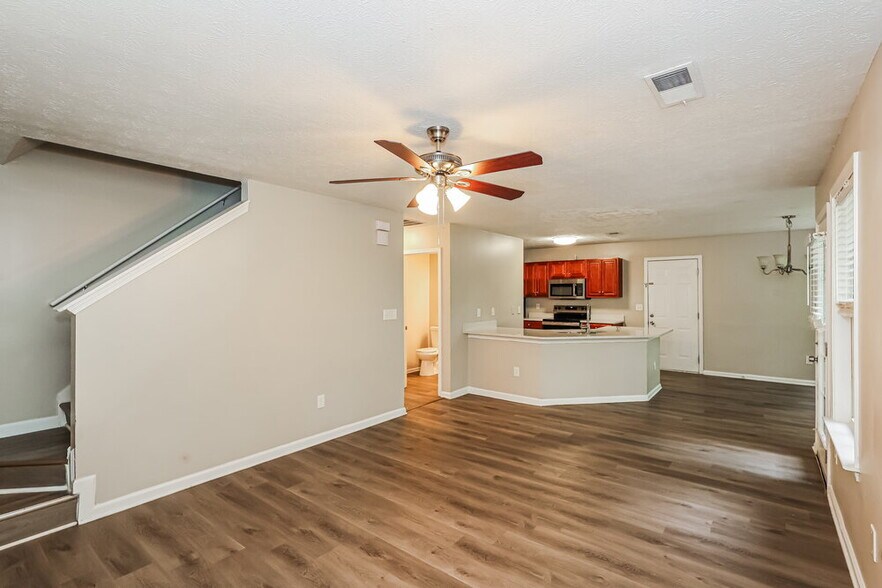 Building Photo - 4970 Promenade Dr SW