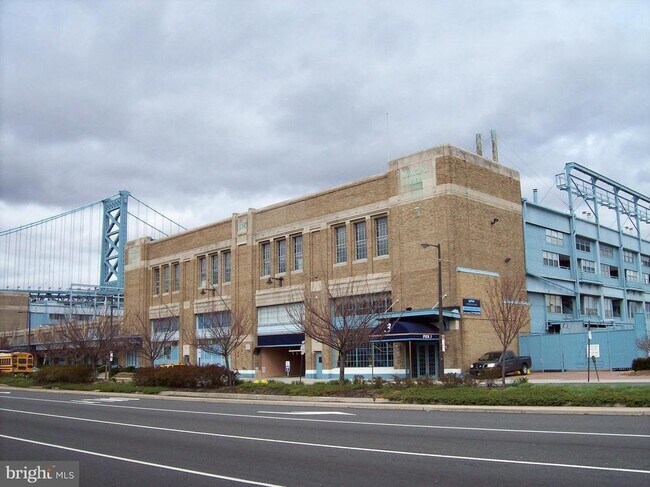 Building Photo - 3 N Christopher Columbus Blvd