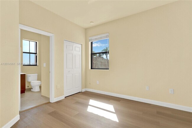 Building Photo - 11924 SW 155th Ct