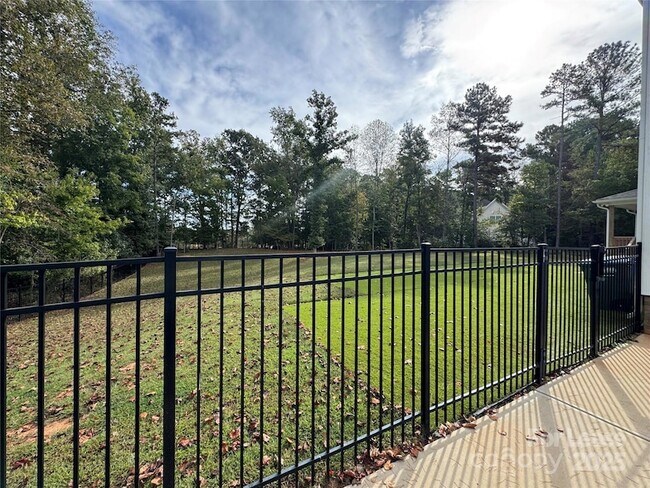 Building Photo - 3011 Waxhaw Crossing Dr