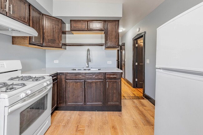 Building Photo - 6213 S Loomis Blvd