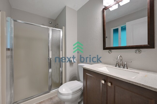 Building Photo - Move-In Ready 4 Bedroom Home in Prime Bellevue Location