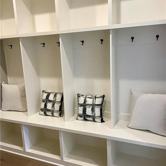 Building Photo - 18337 Caenen St