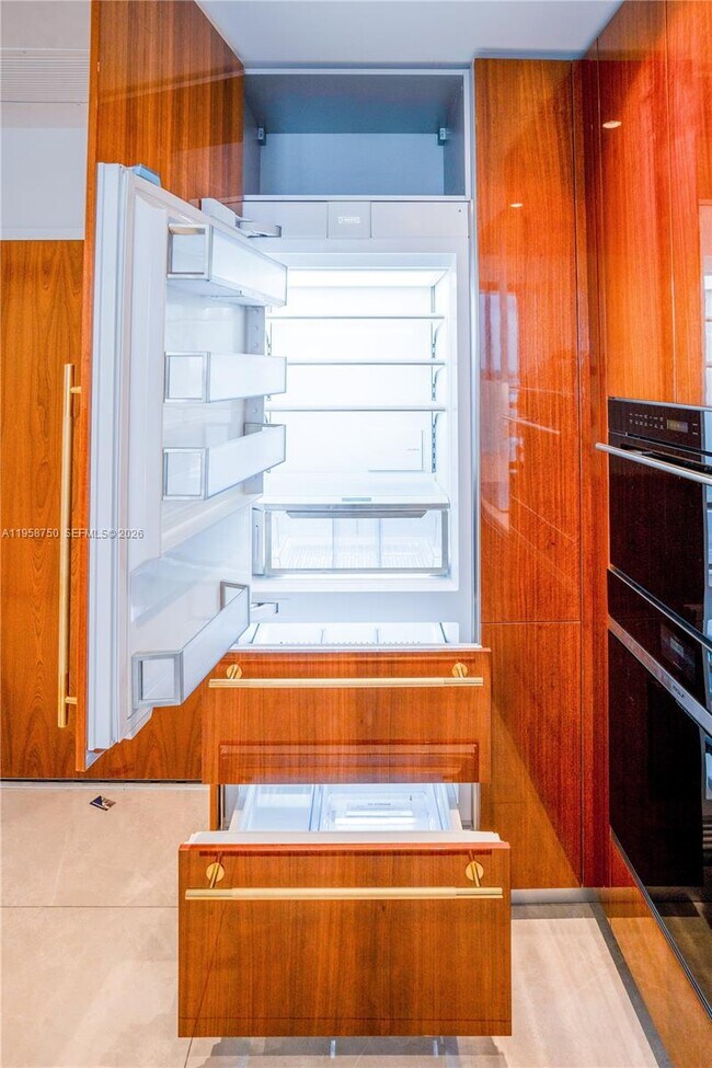 Building Photo - 2678 Tigertail Ave