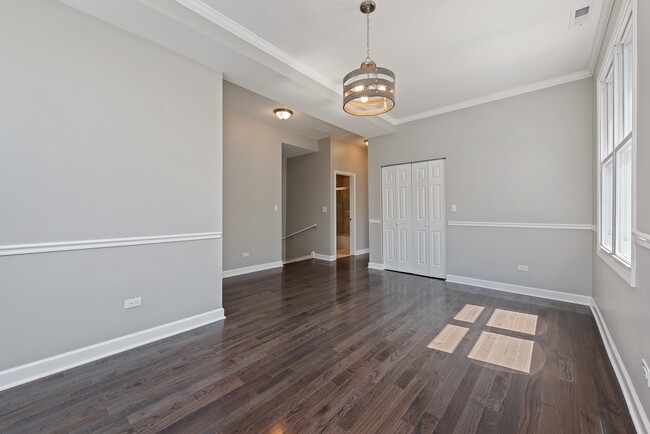 Building Photo - 1733 N Artesian Ave