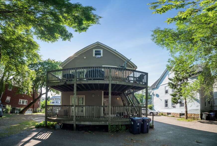 Building Photo - 145 Murdock St