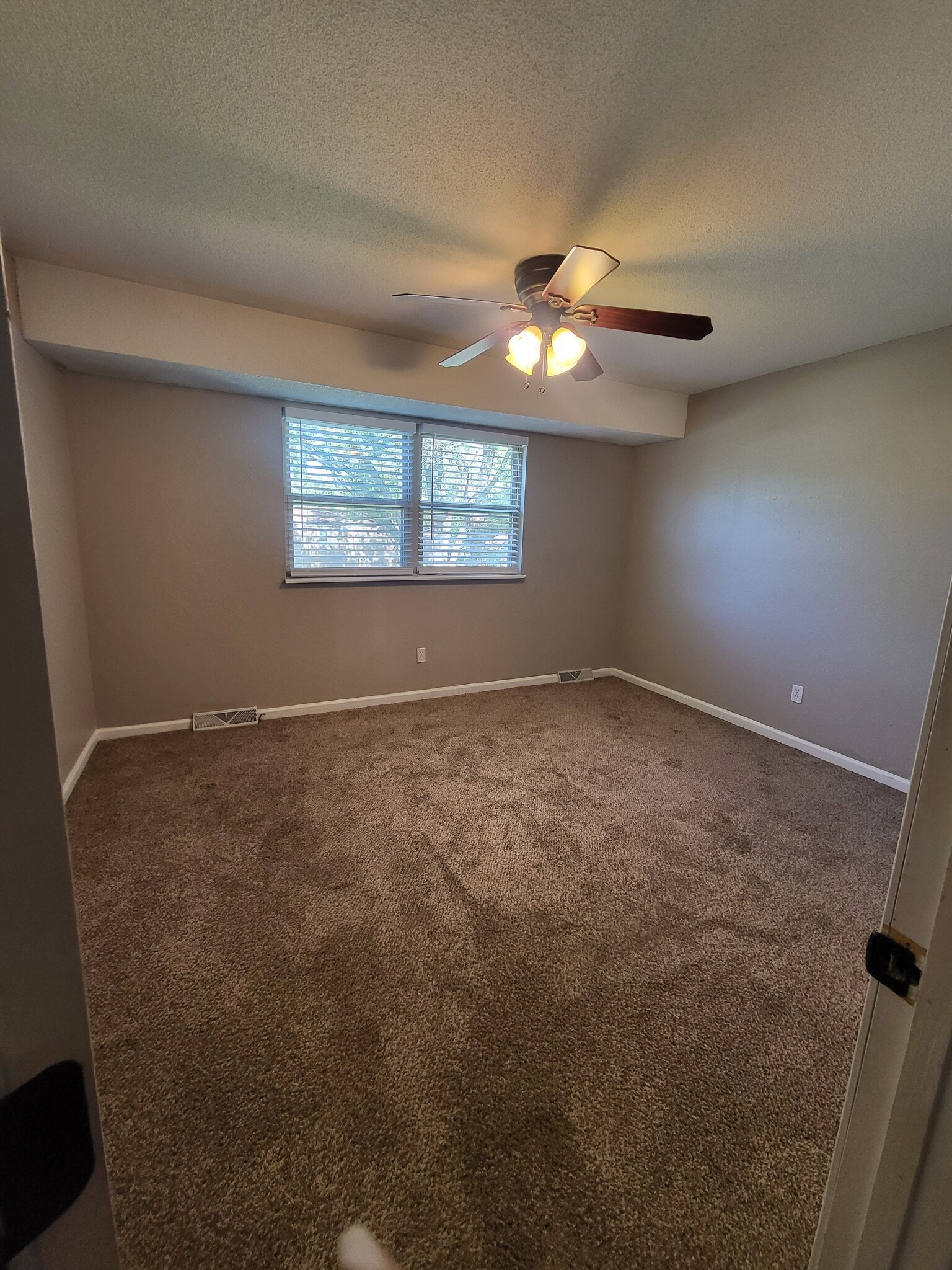 Building Photo - 1210 SE 3rd Ter