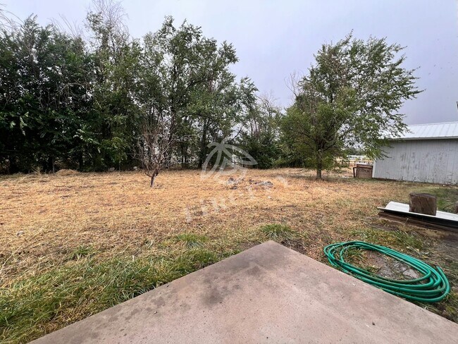 Building Photo - 410 S El Cajon Cir