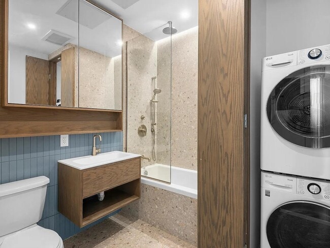 Building Photo - 373 Palmetto St