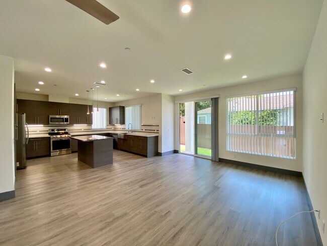 Building Photo - 6437 86th