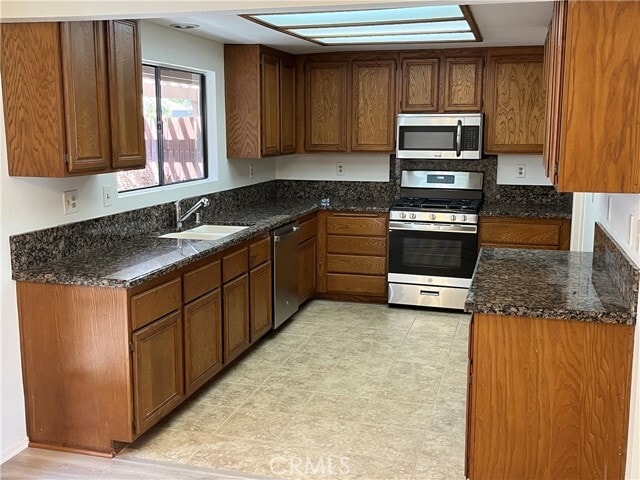 Building Photo - 537 S College Ave