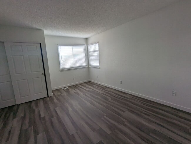 Building Photo - SUPER NICE REMODELED 3 BED, 3 BATH HOME IN HIGHLANDS RANCH!  FEBRUARY 1ST OCCUPANCY!