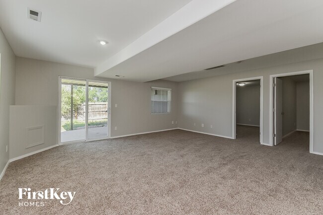 Building Photo - 5322 Bradley Cir