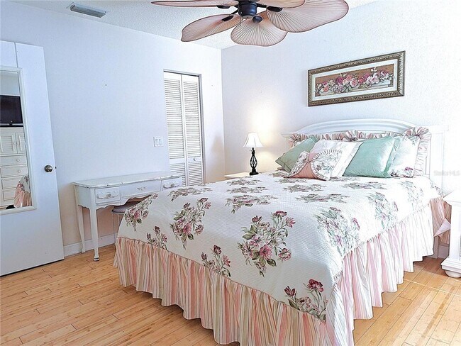 Building Photo - 5727 Biscayne Ct