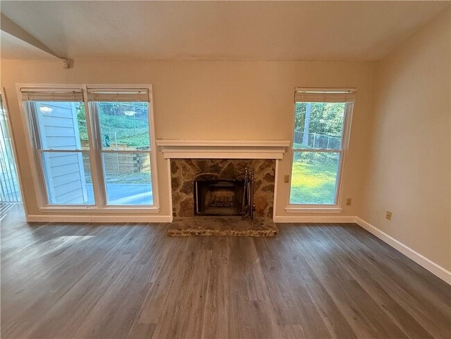 Building Photo - 520 Cranberry Pl