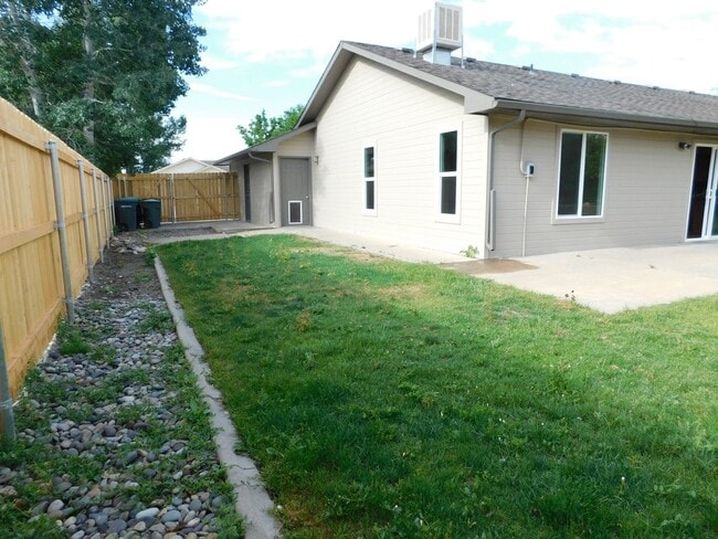 Building Photo - Recent Remodel