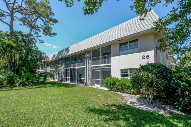 Building Photo - 18081 SE Country Club Dr