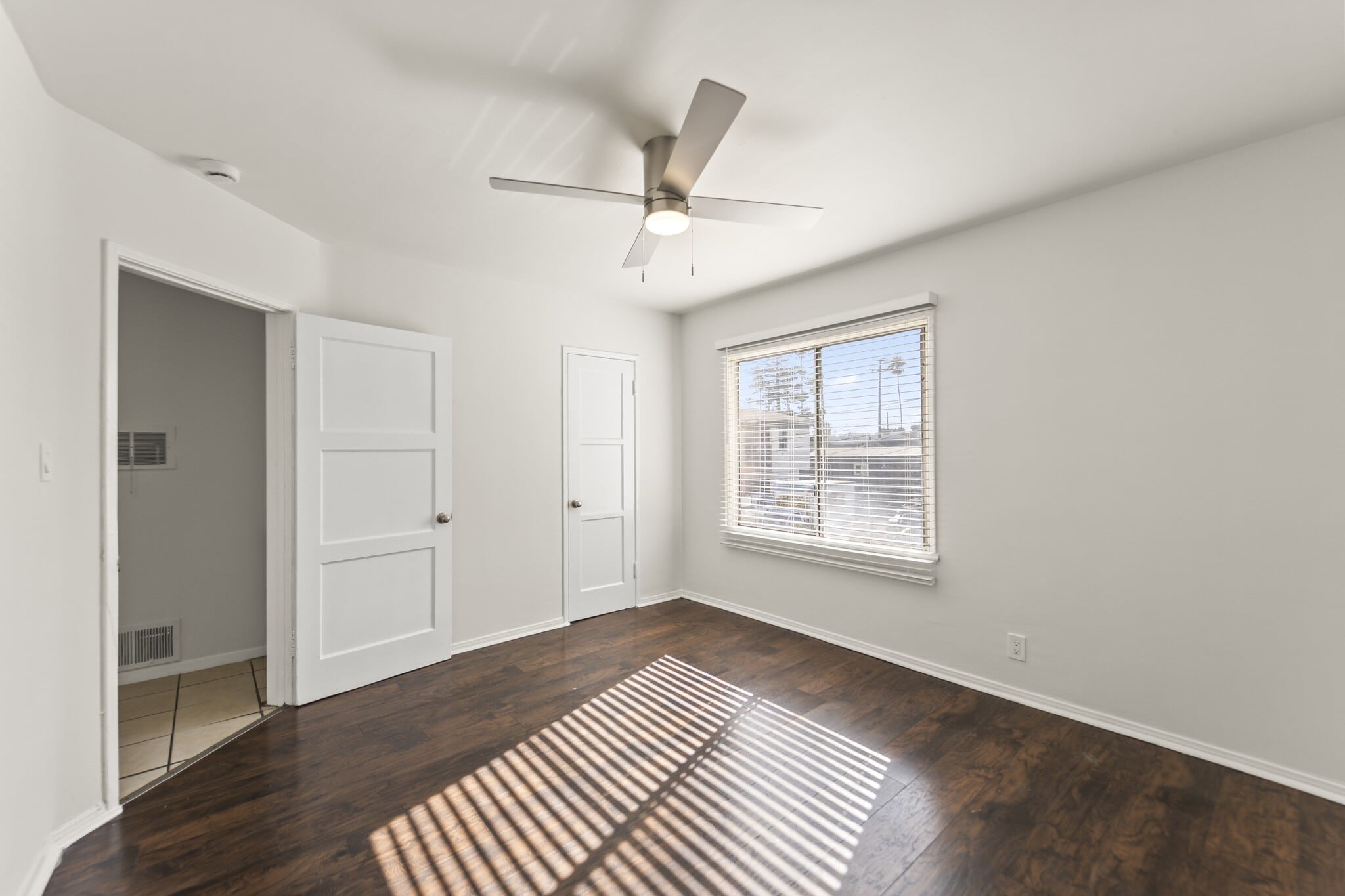 Building Photo - 1339 W 109th St