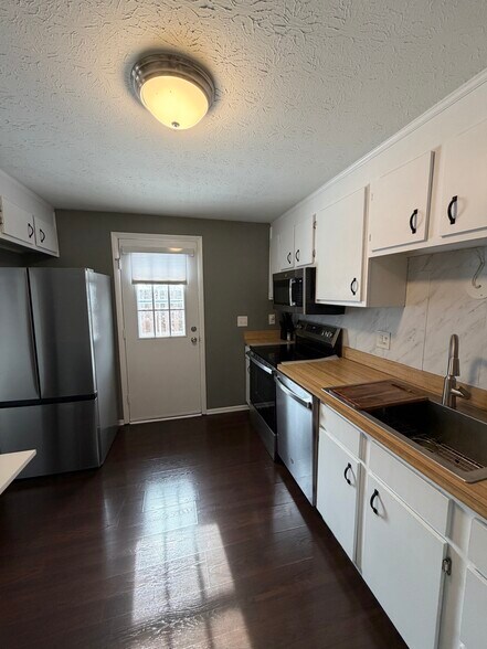 Building Photo - 1799 Higby Dr