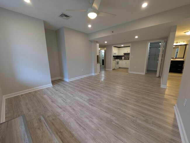 Building Photo - 155 Kendrick Ave