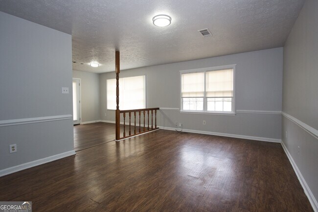 Building Photo - 3252 Inez Dr