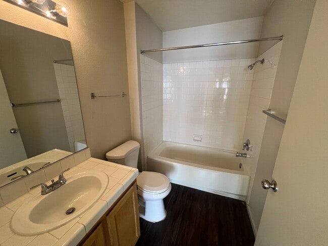 Building Photo - Remodeled 2 bedroom condo