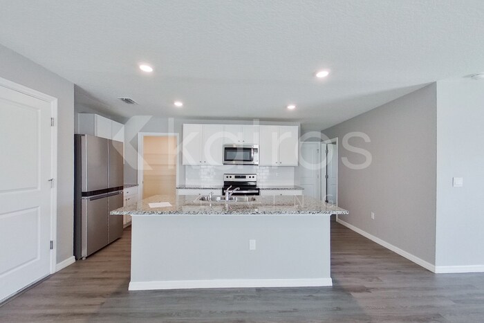 Building Photo - 8577 SW 43rd Ter