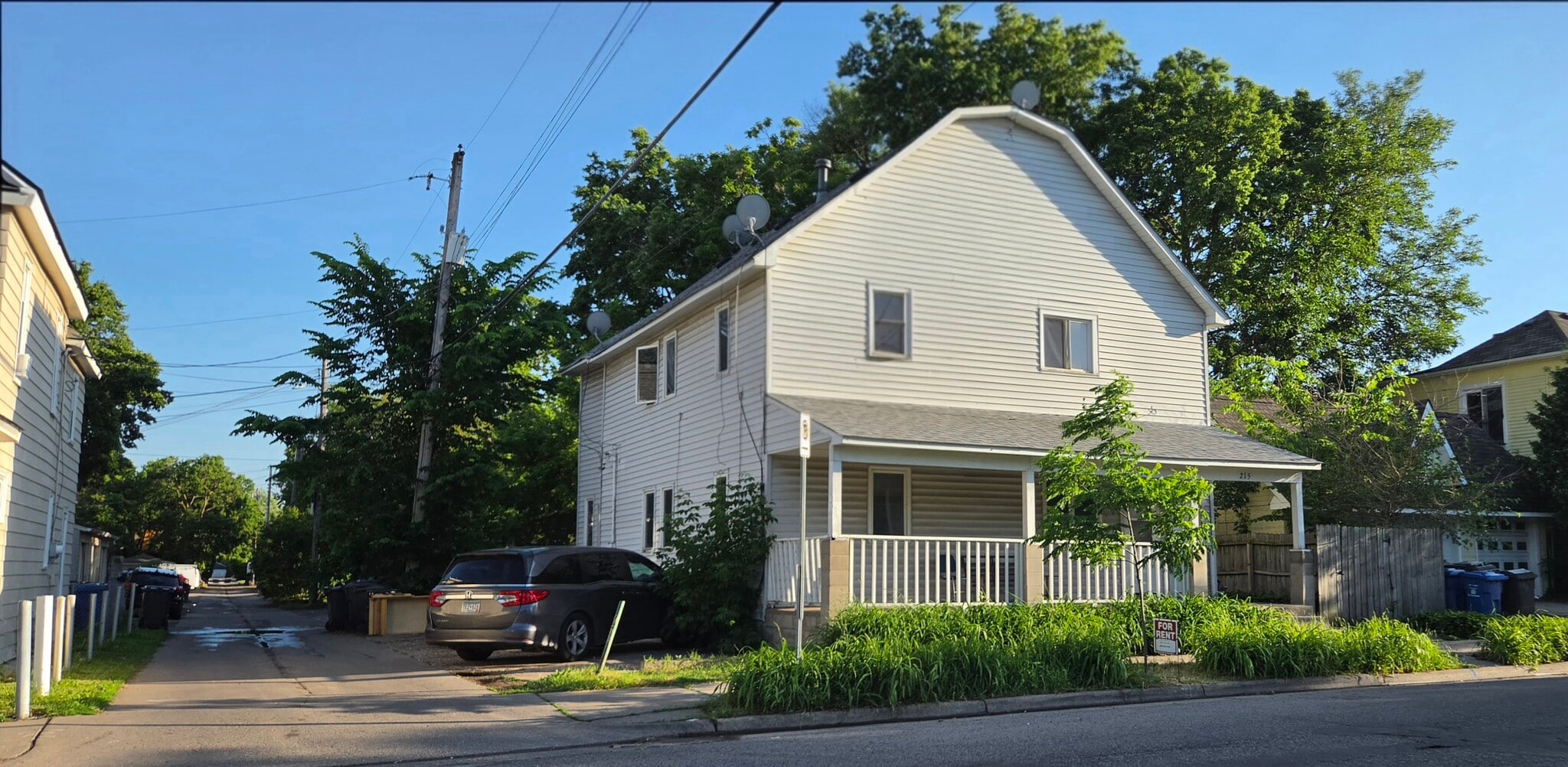 Building Photo - 215 W 31st St
