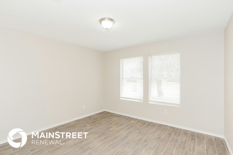 Building Photo - 805 Encino Dr