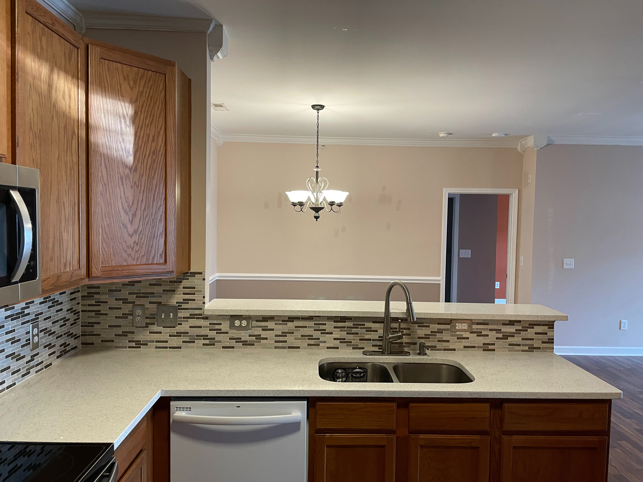 Building Photo - Room in Condo on Hill Point Ct