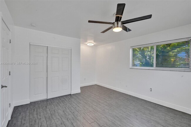 Building Photo - 9240 SW 54th St