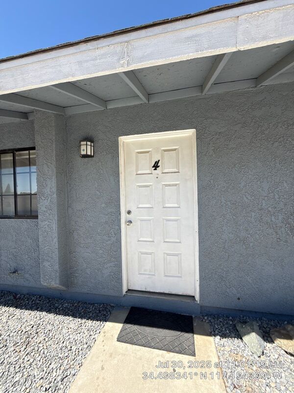 Building Photo - 13584 Yakima Rd