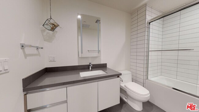 Building Photo - 938 Orange Grove Ave